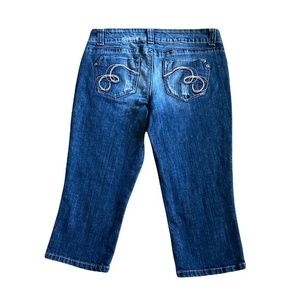 True Freedom Distressed Denim Capris Sz.‎ 9 Juniors